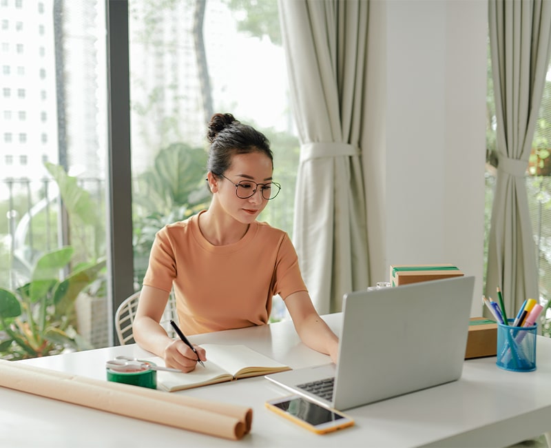 A young woman starting studying a Graduate Diploma in Counselling Online