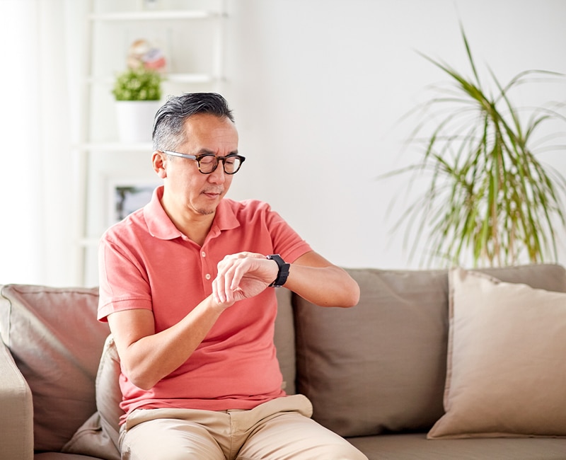 Kentucky Counseling Center | How Medical Alert Bracelets Empower Senior Independence